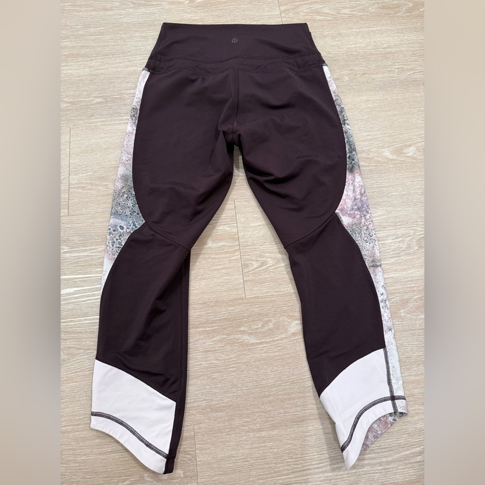 Lululemon Retreat 7/8 Pant Black Cherry / Sugar Crush Multi - Picture 7 of 8